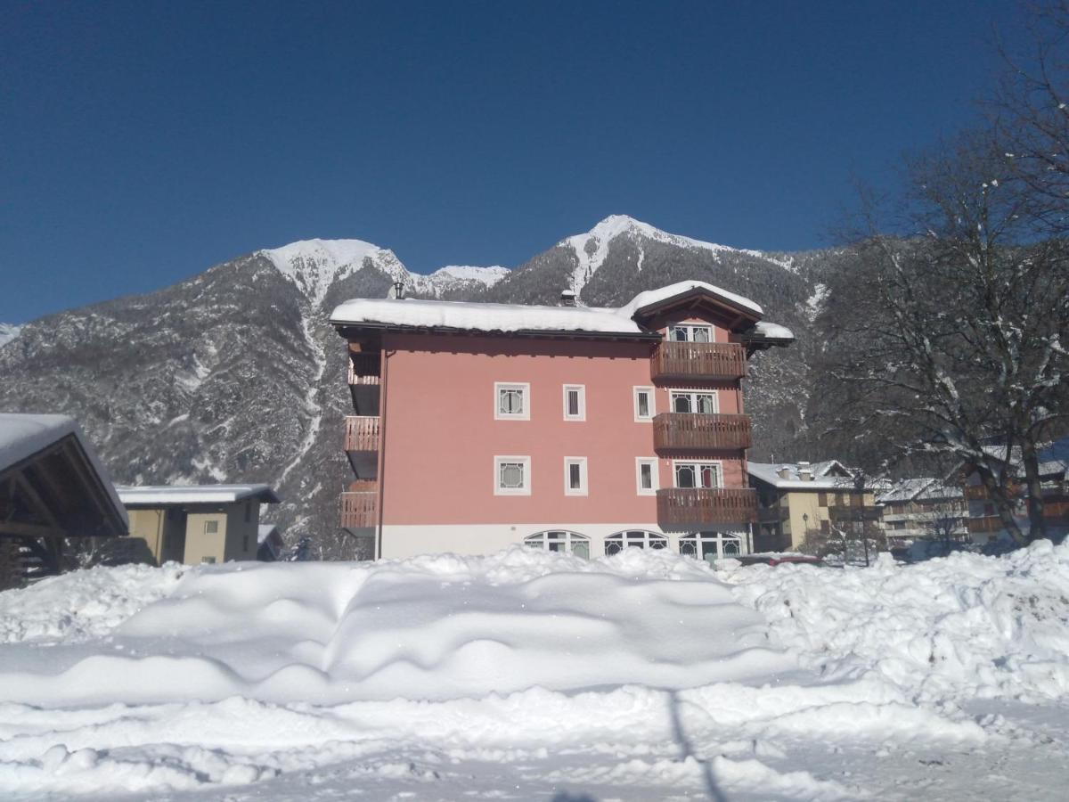 Hotel Garni Al Nardis คาริโซโล ภายนอก รูปภาพ