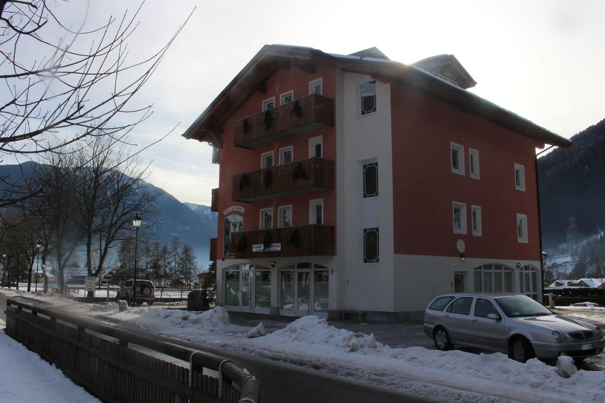 Hotel Garni Al Nardis คาริโซโล ภายนอก รูปภาพ