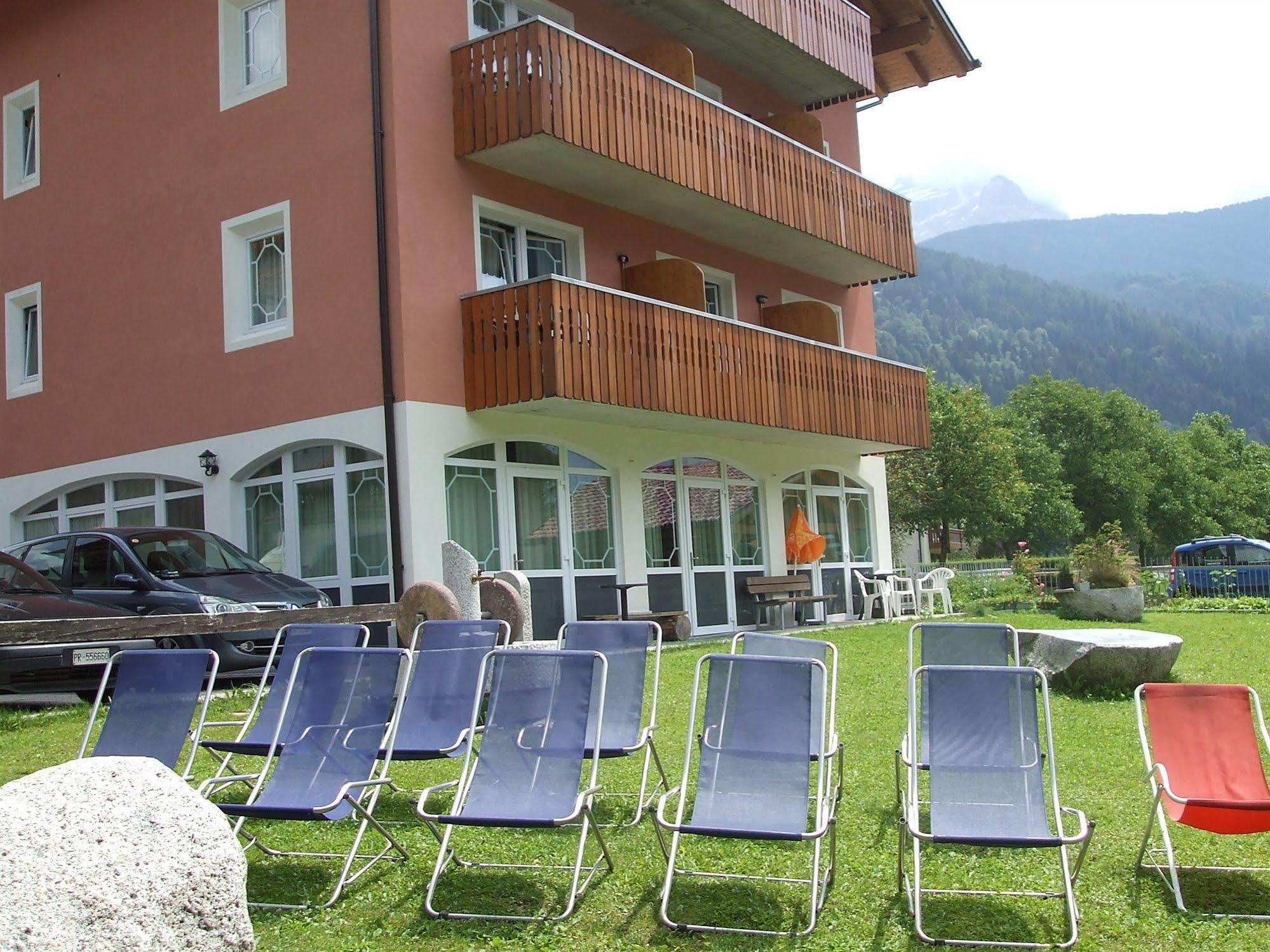 Hotel Garni Al Nardis คาริโซโล ภายนอก รูปภาพ