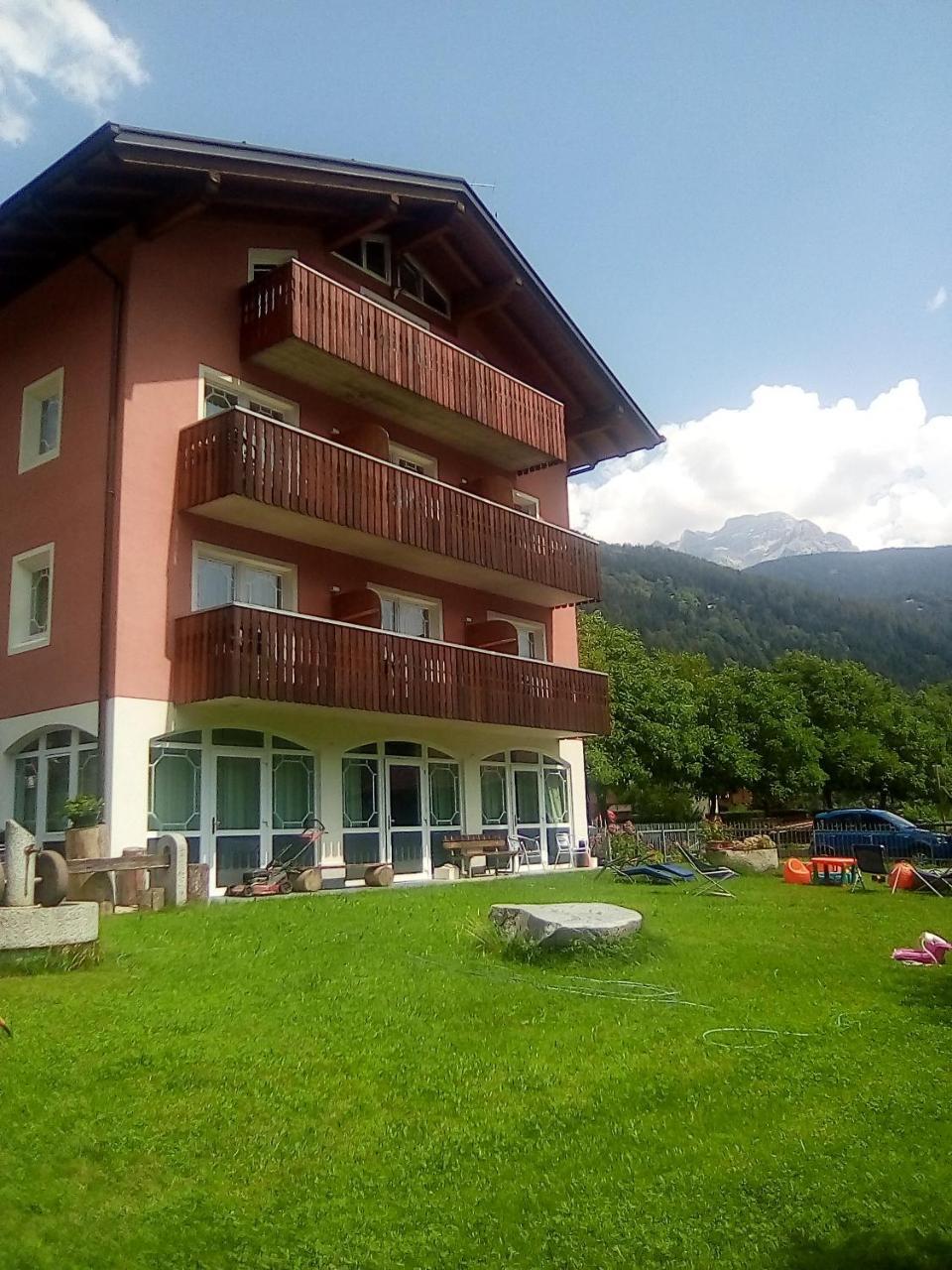 Hotel Garni Al Nardis คาริโซโล ภายนอก รูปภาพ